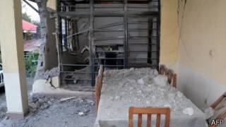 Une maison où habitait un fonctionnaire des Nations unies, éventrée par un tir d'obus à Goma, le 22 août.