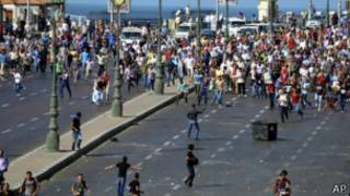 Plusieurs dizaines de milliers de manifestants ont encore manifesté vendredi en faveur du président destitué Mohamed Morsi