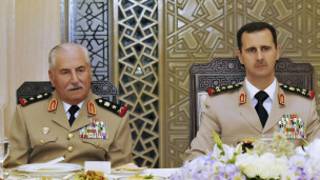 Rais Assad (kulia) na waziri wa ulinzi Jenerali Ali Habib