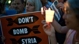 Protesta cerca del Congreso de EE.UU. contra una intervención en Siria
