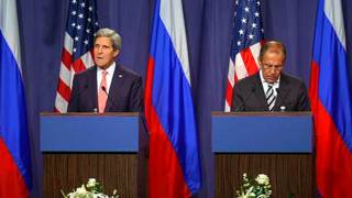 Secretario de estado EEUU John Kerry y el canciller ruso, Sergei Lavrov