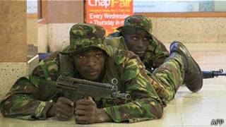 Militares quenianos no shopping Westgate