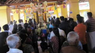 வெருகல் முருகன் கோயிலில் முருகனின் வேல் மூலமாக உள்ளது. காணாமல் போனது உற்சவ சிலை ஆகும்.