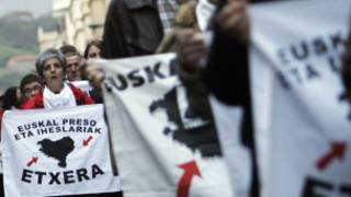 Manifestación organizada por Herrira