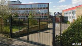 Католическая школа Маунт Кармел в городе Аккрингтон, графство Ланкашир
