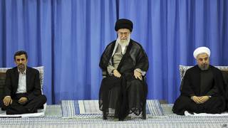 Mahmud Ahmadineyad, el ayatolá Alí Jamenei y Hassan Rohani