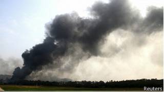 Humo saliendo de la fábrica