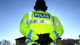 警方