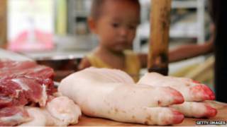 Chân giò ngoài chợ