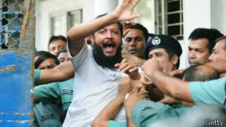 Bangladeş'te isyancı askerlere idam cezası verildi