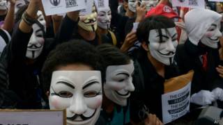 Máscaras de Fawkes usadas em protesto nas Filipinas nesta terça (AFP)