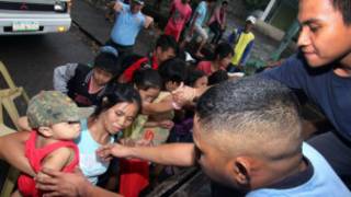 'Yan Philippines na gujewa mahaukaciyar guguwa