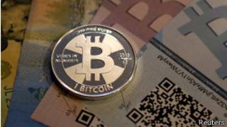 "Биткойн"