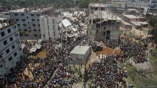 Imagen del edificio Rana Plaza, horas después del derrumbe