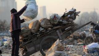 chinese people collecting wastes for living