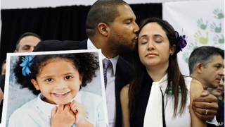 Padres de Anna Greene Marquez, victima de Sandy Hook