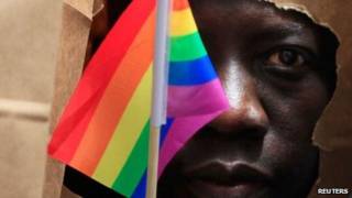 Ativista gay em Uganda (Reuters)