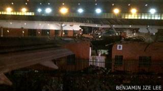 Avión se estrella contra edificio en el aeropuerto de Johannesburgo, Sudáfrica