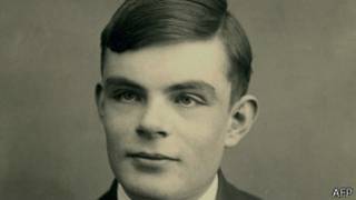 Алан Тьюринг (фото 1928 года, в возрасте 16 лет)