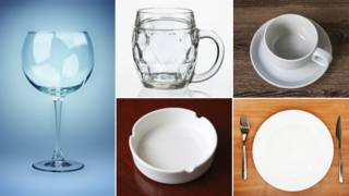Vasos, platos y tazas vacías
