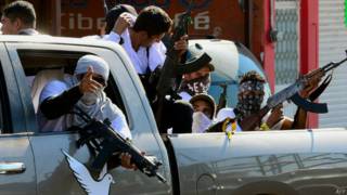 Milicianos em Michoacán (AFP)