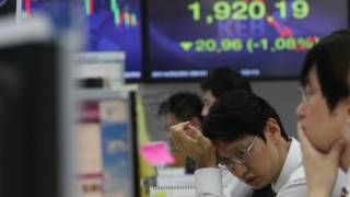 Operadores da bolsa sul-coreana, em 3 de fevereiro (AP)