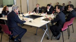 克里与有活跃微博活动的中国媒体人