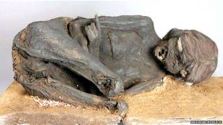 Momia de una joven sudamericana que murió hace unos 500 años