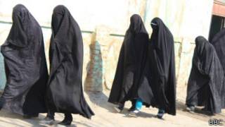د کندز د اشرالمدارس مدرسې زده کوونکې