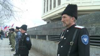У здания крымского парламента