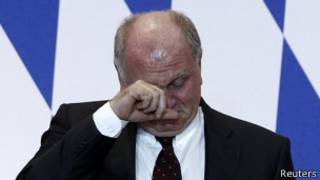Улі Генесс