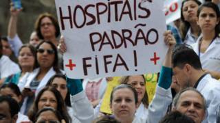 Protesto de médicos no Rio em julho de 2013. Foto: Tânia Rêgo/ABr