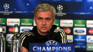 Mourinho yana raddi ga masu sukar salonsa