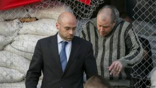 Observador internacional é libertado em Sloviansk | Foto: Reuters