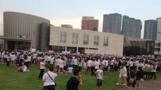 澳门示威者聚集在立法会前抗议(27/05/2014)