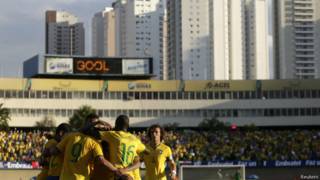 Jogadores comemoram gol do Brasil no amistoso contra o Panamá