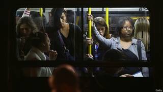 Pasajeros en el metro de Sao Paulo