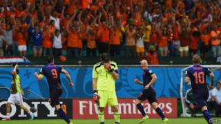Jogadores da Holanda comemoram após gol diante da Espanha em Salvador