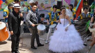 casamento no Japão embalado a samba