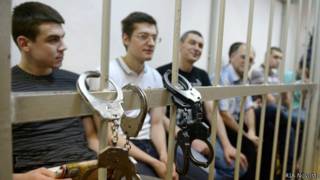 Подсудимые во время приговора по "делу восьми"