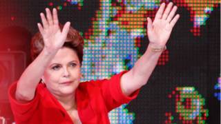 Dilma Rousseff chega à convenção do PT em Brasília (AP)
