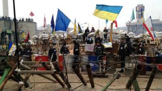 Майдан, флаги Украины и ЕС