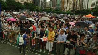上周的七一游行,主办单位民阵说有51万人参加,比起2003年震撼不少港人的50万人还要多