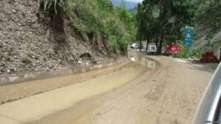उत्तराखंड में बारिश में बदहाल सड़क