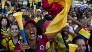 Torcedores em Valle del Cauca, na Colômbia | Foto: AFP