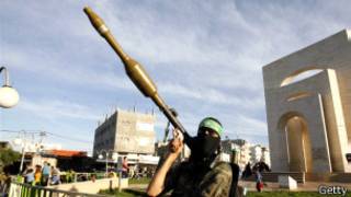 Isiraheli ivuga ko ibisasu bya Hamas bigwa ku butaka bwayo