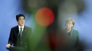 德國總理默克爾與日本首相安倍晉三(資料照片,30/04/2014)