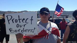 Manifestante en Murrieta, California