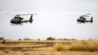 Des avions de l'armée française survolant le nord du Mali