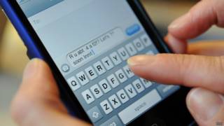 Mensagem de celular (BBC)
